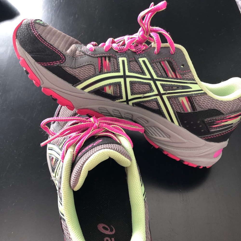 ASICS Women’s Size 9.5 Gel Venture 5